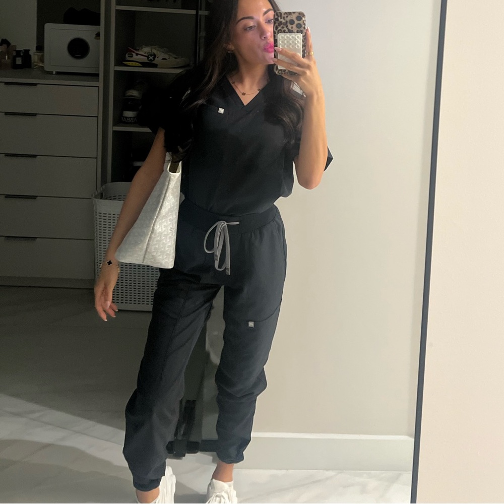 Fabletics Black scrub set